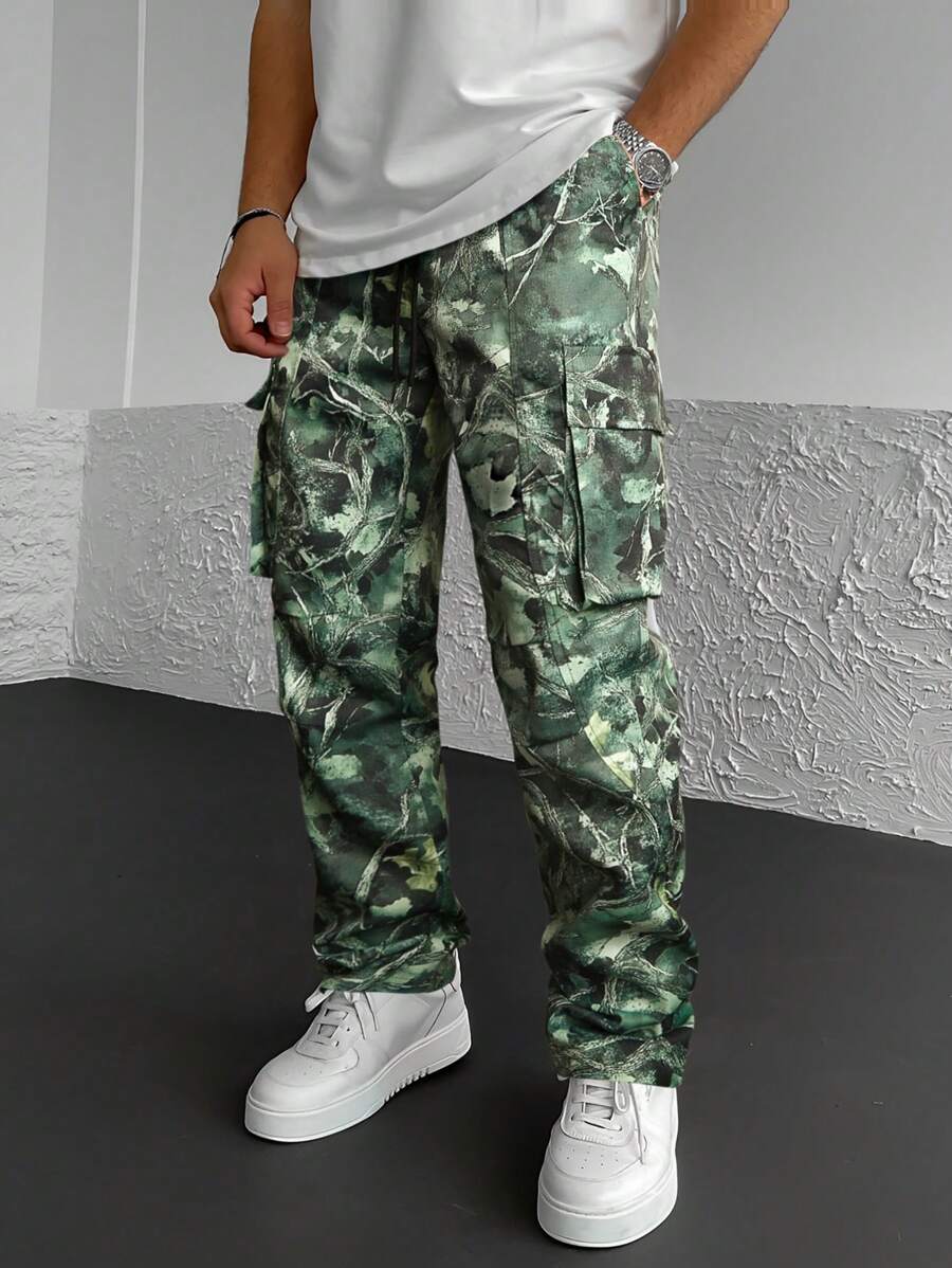 Manfinity Hypemode Men Camo Print Flap Pocket Side Drawstring Waist Cargo Pants - Green - View 1