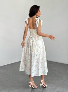 SHEIN PETITE 浪漫花卉印花肩带系腰女式夏季长裙、夏季女式连衣裙、布里奇顿风格连衣裙、花卉连衣裙 - 白色 - 查看 2