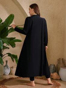 Swim Mulvari 2 件大码女式纯色分体式泳衣套装：条纹点缀长款分体式上衣和纯色高腰下装 - 黑色 - 查看 2