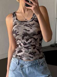 DAZY 女士圆领无袖迷彩休闲上衣，适合日常穿着的背心