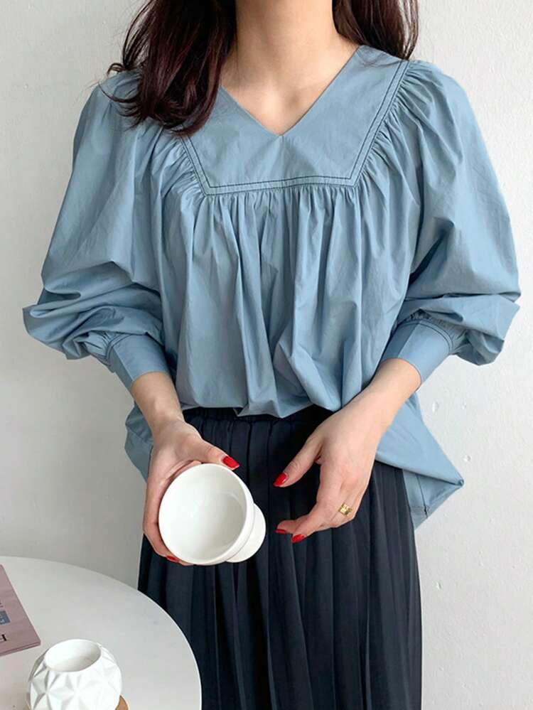 1pc Women's Casual Solid Color V-Neck Pleated Long Sleeve Shirt