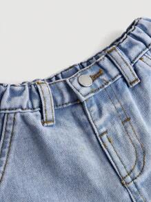 SHEIN Baby Girls' Y2K Loose Blue Denim Overalls Pants,Kid Girls Spring And Summer Casual Vacation Hobo Wear,Kid Girls Multiple Cargo Pockets Street Cool Outfit - Light Wash - View 4