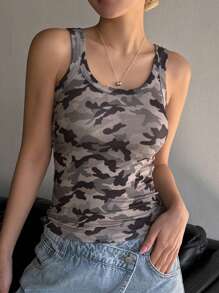 DAZY 女士圆领无袖迷彩休闲上衣，适合日常穿着的背心