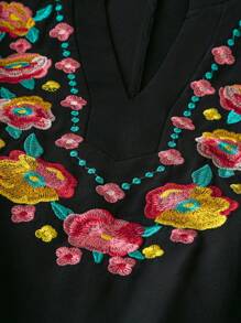 SHEIN LUNE 大码女式纯色编织黑色短袖甜心领夏季连衣裙，刺绣装饰，优雅浪漫百搭 - 黑色 - 查看 3