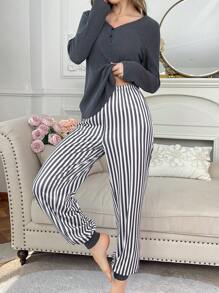 Comfortable Textured Knit V-Neck Long Sleeve Top Paired With Striped Print Long Pants Set - Grey - View 6