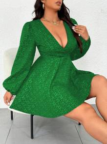 SHEIN Unity Große Größen Kleid mit tiefem V-Ausschnitt, Kreuzwickel, eleganten Langarm für Neujahrskleider