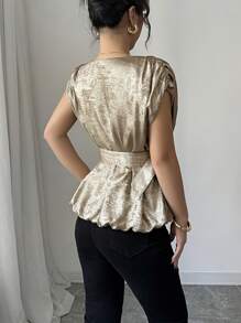 Elenzga Blusa elegante y casual de unicolor con estampado de lámina metálica, cruzada al frente, hombros fruncidos, botones falsos de cuerno y cintura atada, diseño corto, ideal para vacaciones o uso diario, San Valentín
