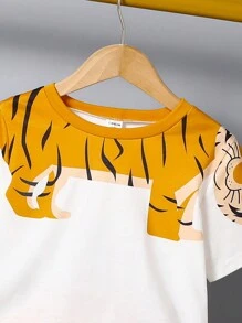 SHEIN 2 sztuki/zestaw dla chłopców, casualowy, uroczy nadruk tygrysa, okrągły dekolt, krótki rękaw, T-shirt i spodenki, nadaje się do codziennego noszenia, styl college'owy, wiosna/lato - Żółty - Zobacz 4
