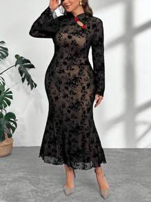 SHEIN Privé Plus Size Women Elegant Sexy Party Black Floral Flocked Flocked Mesh Stand Collar Hollow-Out 3D Flower Decor Bell Sleeve Bodycon Mermaid Dress, Spring/Autumn