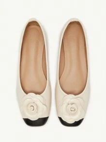 CUCCOO CHICEST 女士米色花卉舒适平底便鞋 - 米色 - 查看 1