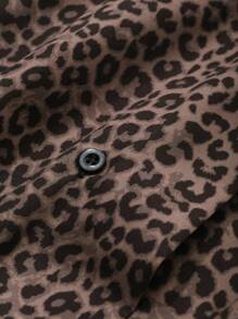 Dazy Petite Plus Camisa de manga larga con cuello vuelto y estampado de leopardo, talla grande, color marrón, estampado de guepardo para primavera/otoño