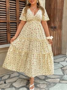 Franclia Plus Size Women Boho Elegant Ditsy Floral Ruffle V-Neck Short Sleeve Casual Dress, Suitable For Commuting, Office, Date, For Summer
