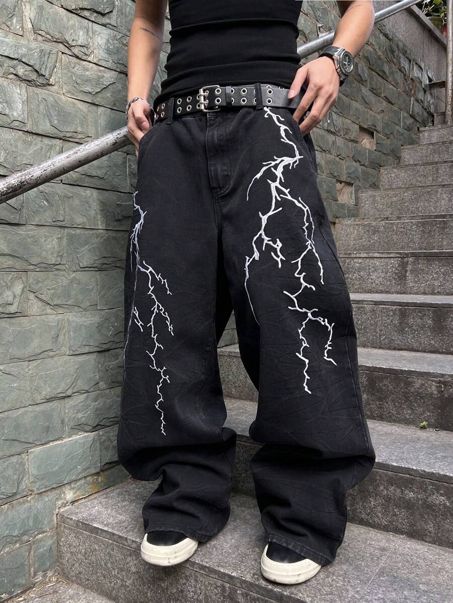 Manfinity EMRG 男士休闲宽松口袋印花牛仔裤，适合日常穿着 - 黑色 - 查看 1