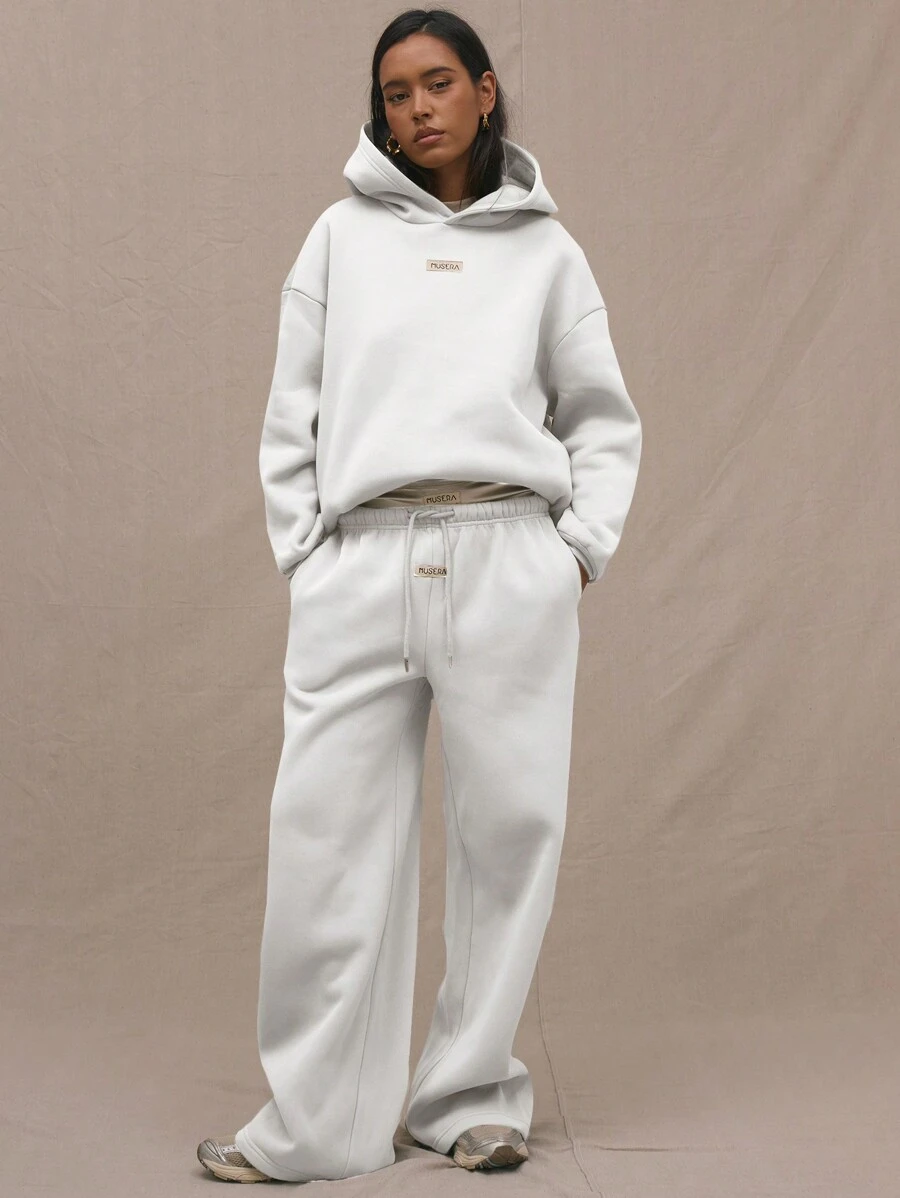 MUSERA 抽绳腰阔腿运动裤，适合度假休闲、机场出行、毕业典礼、教师节等场合，也适合女性返校季、秋季、冬季、圣诞节等场合穿着。