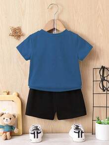 SHEIN 2 件装男婴休闲运动装，印有可爱熊猫图案，非常适合春夏户外装扮 - 藍色 - 查看 2