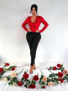 SHEIN SXY 优雅花卉印花蕾丝边深 V 领 T 恤 - 紅色 - 查看 3