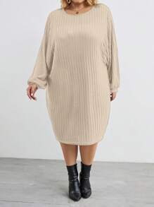 SHEIN CURVE+ 大码蝙蝠袖罗纹针织连衣裙，情人节衬衫，情人节，玫瑰，心形，波尔卡圆点，爱心，嘴唇，丘比特，3D 花朵 - 杏色 - 查看 3