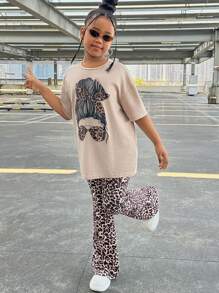 Niña preadolescente moda casual camiseta de cuello redondo manga corta con pantalones acampanados de estampado de leopardo