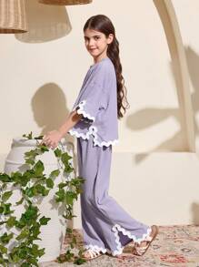 SHEIN Tween Girls Casual Fashion Round Neck Tape Trim Short Sleeve Top And Pants Set