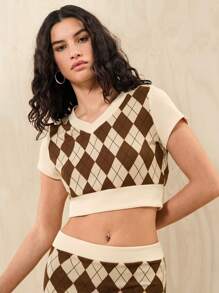 SHEIN EZwear V-neck Argyle Print Top & Skirt Set
