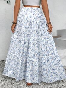 SHEIN VCAY 大码碎花印花喇叭裙，休闲假日风格