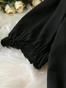 SHEIN LUNE 大码女式纯色编织黑色短袖甜心领夏季连衣裙，刺绣装饰，优雅浪漫百搭 - 黑色 - 查看 4