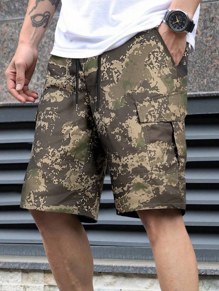 Manfinity LEGND Men's Young Street INS Best-Selling Camouflage Shorts.Men's Camouflage Print Straight Trunk Work Clothes Shorts, Suitable For Everyday Outdoor Favorite Street Clothes Cool To Wear.Men's Camo Print Casual Cargo Shorts, Street Fashion Style - Multicolor - View 1