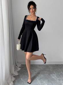 Chiquease 女式短款 A 字形方领珍珠装饰派对礼服，腰部收紧 - 黑色 - 查看 6