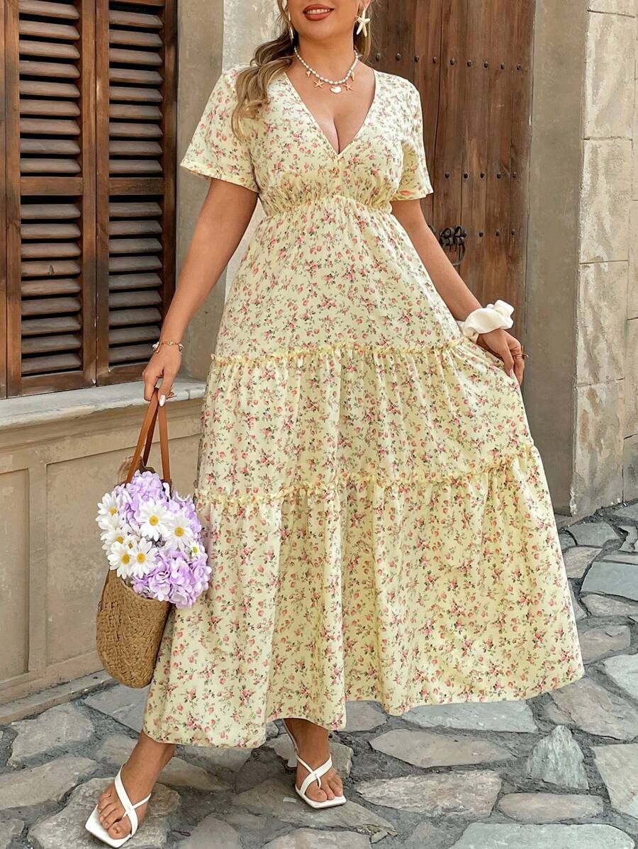 Franclia Plus Size Women Boho Elegant Ditsy Floral Ruffle V-Neck Short Sleeve Casual Dress, Suitable For Commuting, Office, Date, For Summer