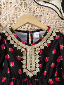 适合年轻女孩的花卉印花 V 领喇叭袖连衣裙 - 黑色 - 查看 4