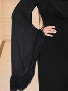 Modelyn Gaun Maxi Pesta Malam Elegan dengan Leher Asimetris dan Rumbai - Hitam - View 4