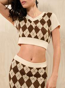 SHEIN EZwear V-neck Argyle Print Top & Skirt Set