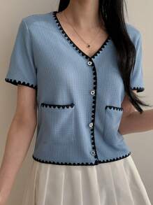 DAZY 夏季新款休闲优雅日期花卉装饰纽扣前T恤女式学院风上衣