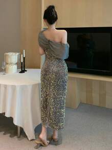 DAZY 亮片蝴蝶结扭结装饰修身露肩派对礼服，适合女士参加舞会、派对、返校节、新年、情人节、嘉年华等场合，闪亮长裙。 - 銀色 - 查看 5