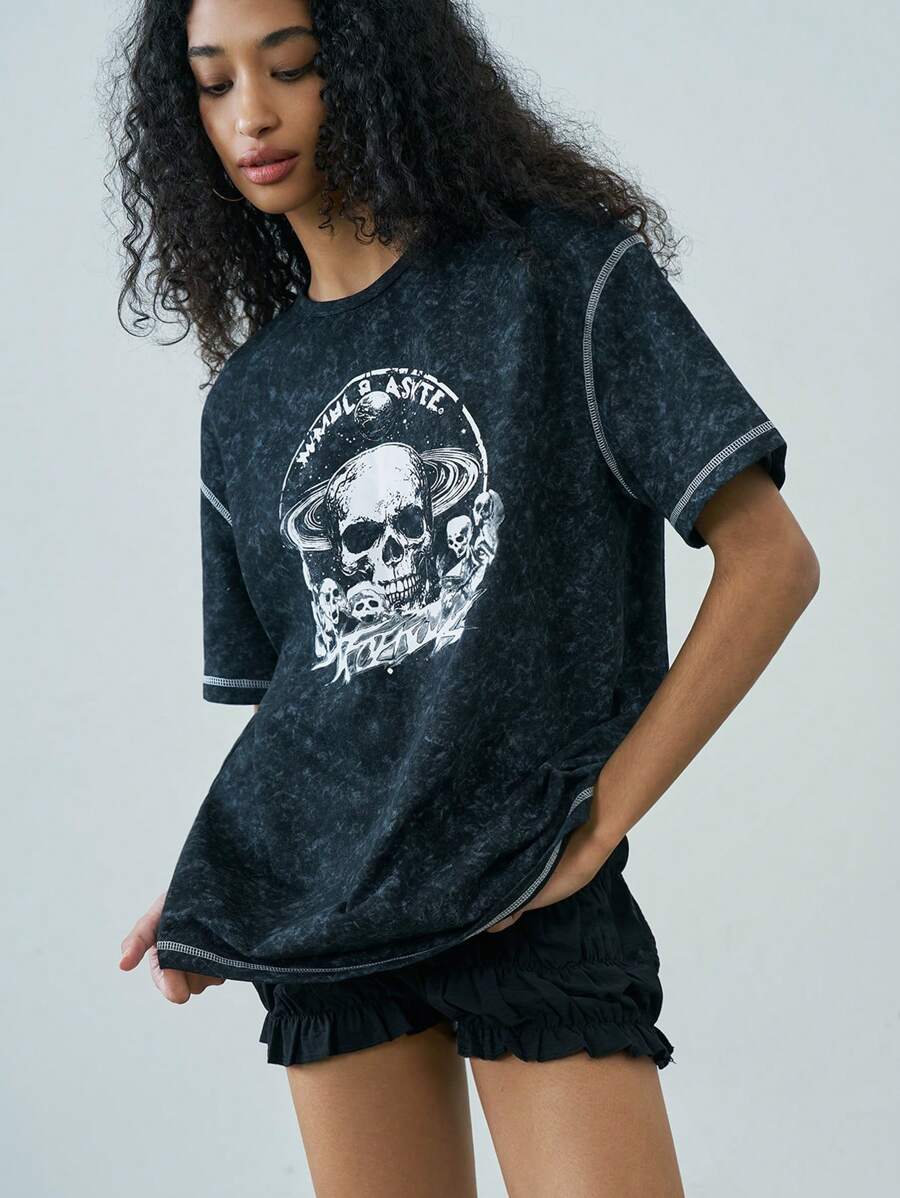 SHEIN EZwear Camiseta de manga corta con estampado de calavera y teñido anudado estilo grunge - Negro - Ver 1