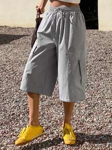 DAZY Women's Solid Color Cargo Style Capri Pants With Pockets & Drawstring