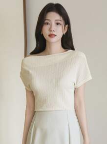 DAZY 纯色不对称肩部女式短袖休闲T恤学院风上衣 - 杏色 - 查看 4
