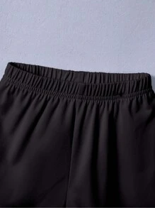 Conjunto de camiseta de cuello redondo y pantalones cortos con estampado de juegos, cómodo y para niño (talla pequeña)