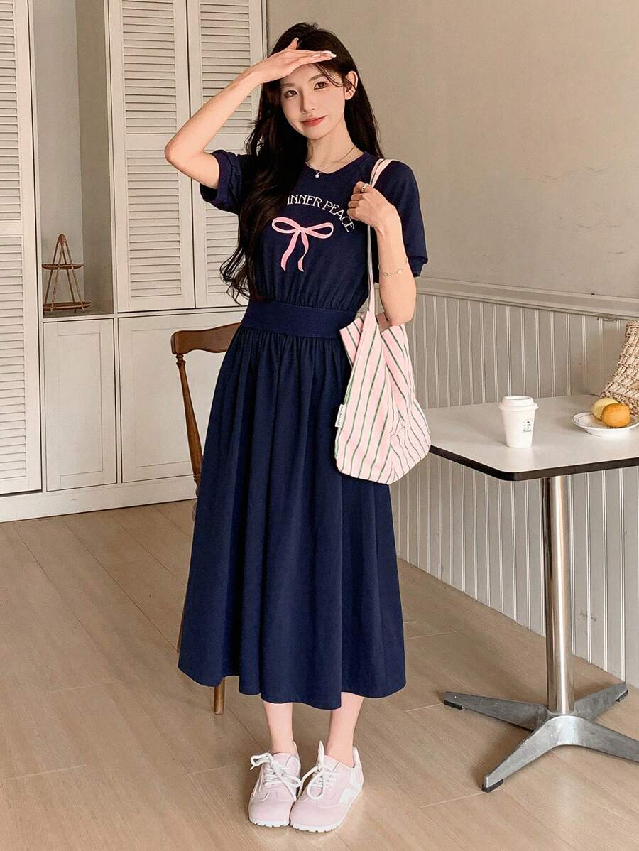 DAZY 字母蝴蝶结印花束腰中长款女士连衣裙太阳裙，休闲女士连衣裙 - 藏蓝色 - 查看 1