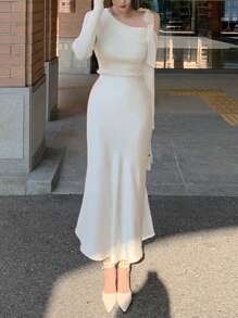 DAZY Women Fit Solid Satin Fish Tail Long Skirt, Spring/Summer