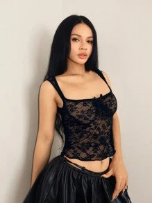 SHEIN ICON Blusa de manga corta abullonada con lazo decorativo y sobrecapa de encaje transparente con lazo en la espalda, para el Día de los Enamorados