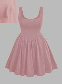 Flirla 大码纯色宽肩带褶皱下摆休闲连衣裙