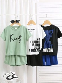 6 paquetes de camisetas de cuello redondo y pantalones cortos con estampado de letras casuales y deportivos de estilo universitario retro para niños pequeños. Juego de varios paquetes rentable adecuado para atuendos de niños, ropa de niño pequeño de vuelta al colegio. Adecuado para fiestas de cumpleaños, fiestas de noche, actuaciones, bodas, bautizos, ceremonias de apertura, uso diario, escuela, viajes, deportes, y temporadas de primavera y verano.