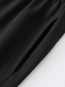 Manfinity Homme Set de 2 piezas con camiseta casual de cuello redondo de manga corta con estampado de letras y pantalones cortos con cordón en la cintura para hombre - Negro - Ver 6