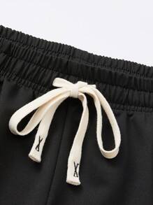 Manfinity Homme Set de 2 piezas con camiseta casual de cuello redondo de manga corta con estampado de letras y pantalones cortos con cordón en la cintura para hombre - Negro - Ver 4