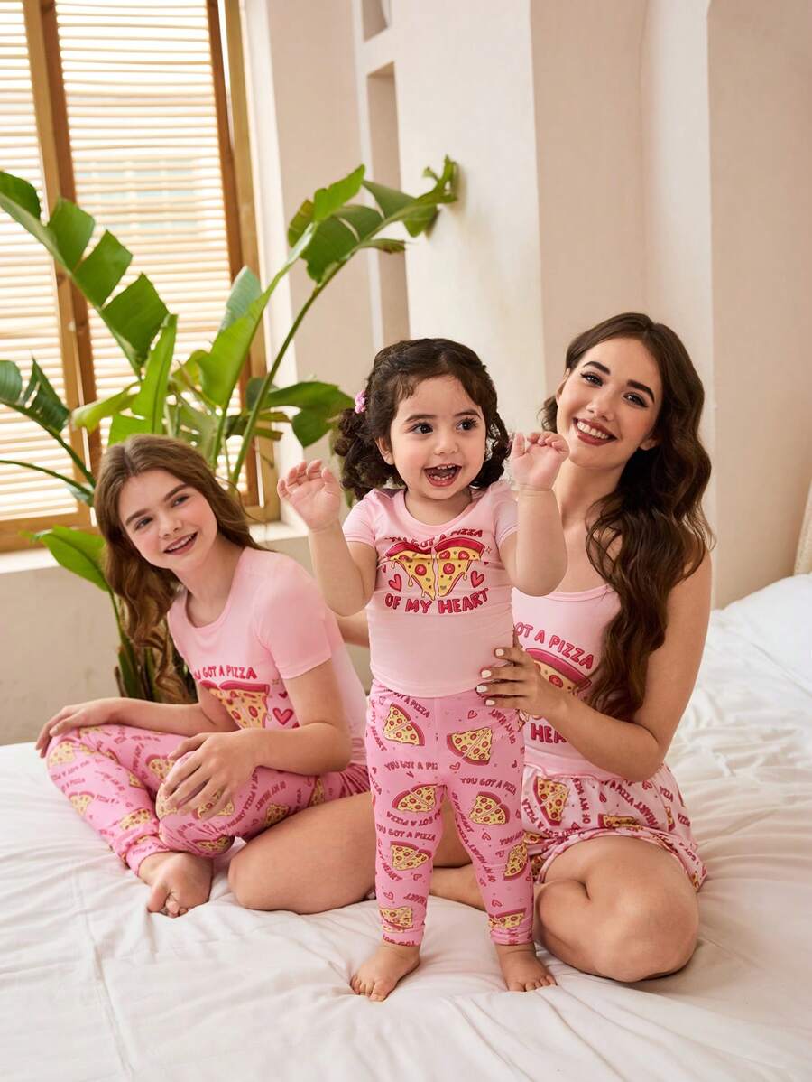 SHEIN 2 pièces/set vêtements d'intérieur confortables pour bébé fille, avec imprimé d'éléments de pizza rose, comprenant un legging à manches courtes - Rose bonbon - Voir 1