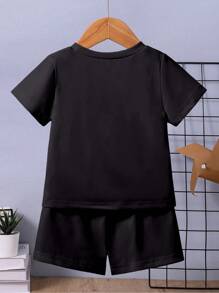 Conjunto de camiseta de cuello redondo y pantalones cortos con estampado de juegos, cómodo y para niño (talla pequeña)