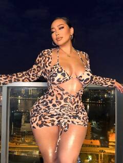 Slaydiva Off-Shoulder Ruffle Neck Pleated Fabric Loose Romper