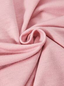 SHEIN Set de 2 piezas Conjunto para niñas preadolescentes de sudadera con capucha rosa de estilo escolar con gráfico de Los Ángeles a juego con pantalones acampanados negros