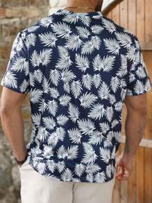 ResortEase Plus Size Men's Tropical Plant Print Short Sleeve T-Shirt